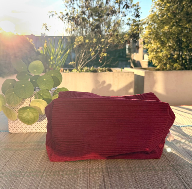 Trousse de toilette bordeaux L_3.webp